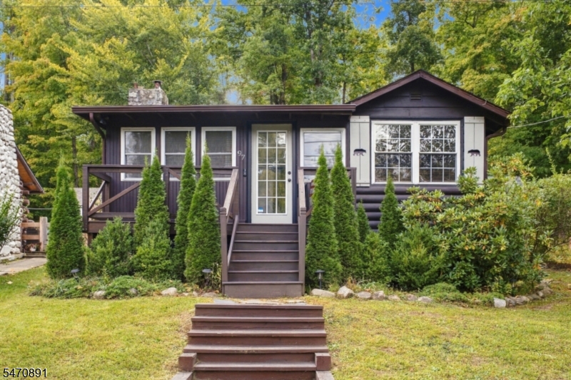 97 Lakeside Drive Vernon NJ 07461
