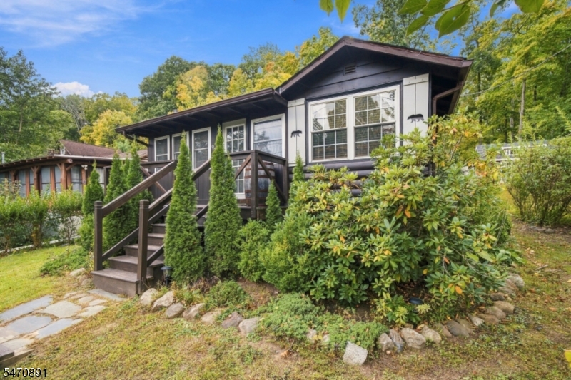 97 Lakeside Drive Vernon NJ 07461