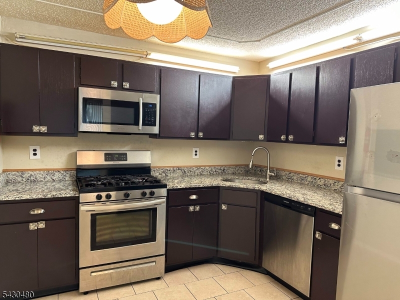 122 Crabapple Lane Franklin NJ 08823