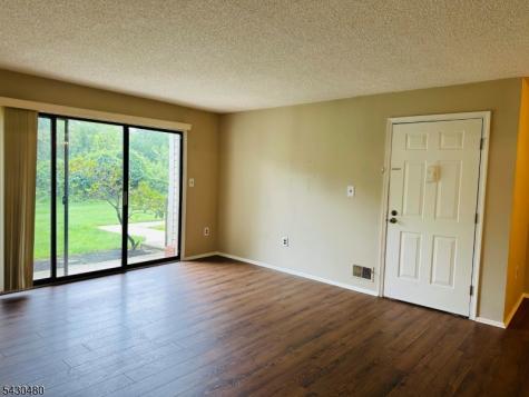 122 Crabapple Lane Franklin NJ 08823