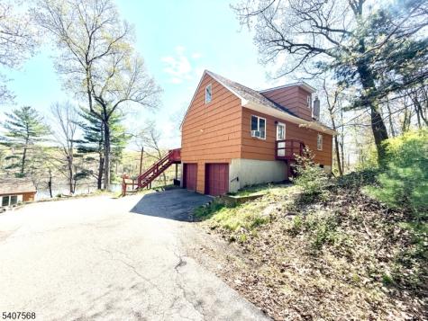 6 Jans Way Byram NJ 07821