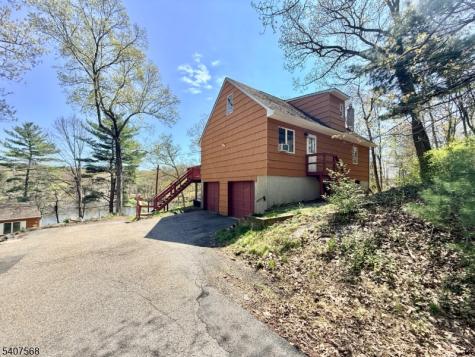 6 Jans Way Byram NJ 07821