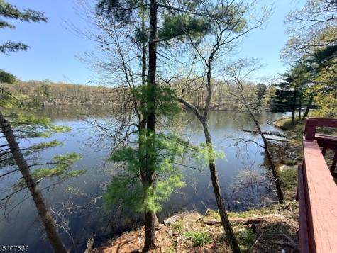 6 Jans Way Byram NJ 07821