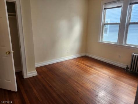 313 Leslie Street Newark NJ 07112