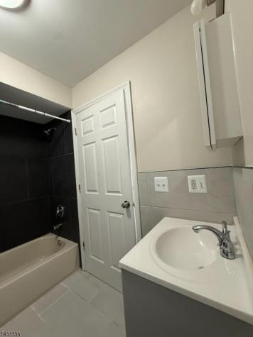 822 S 19th Street Newark NJ 07108
