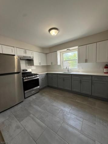822 S 19th Street Newark NJ 07108