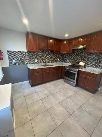 182 Seymour Ave First Fl Newark NJ 07108