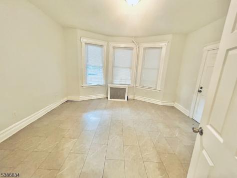 182 Seymour Ave First Fl Newark NJ 07108