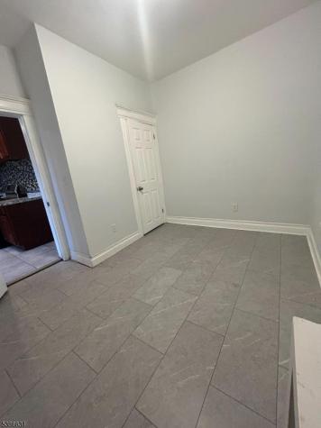 182 Seymour Ave First Fl Newark NJ 07108