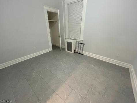 182 Seymour Ave First Fl Newark NJ 07108