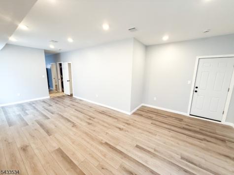 76 Bloomfield Avenue Paterson NJ 07503