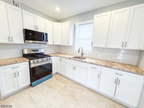 76 Bloomfield Avenue Paterson NJ 07503