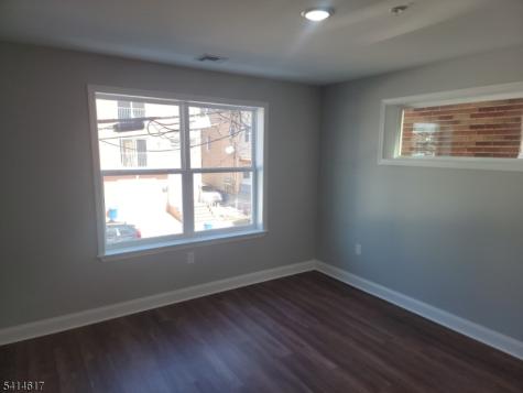 122 Rose Terrace Newark NJ 07108