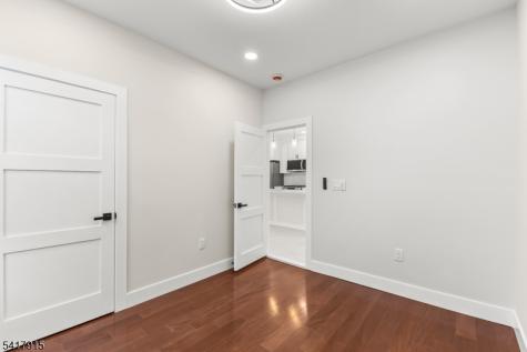 633 Lafayette Avenue Hawthorne NJ 07506