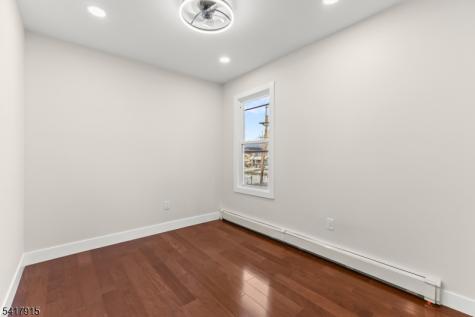 633 Lafayette Avenue Hawthorne NJ 07506