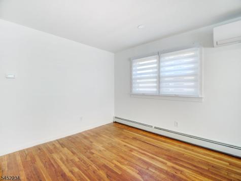 217 Eppirt Street East Orange NJ 07018