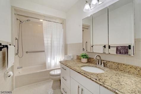 38 Park St 2-d Florham Park NJ 07932