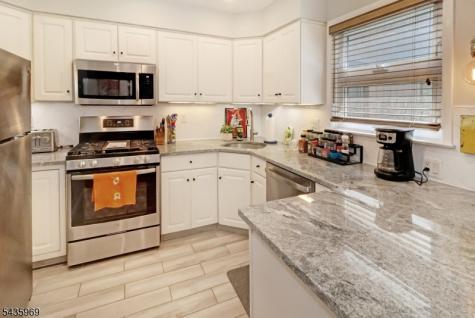 38 Park St 2-d Florham Park NJ 07932