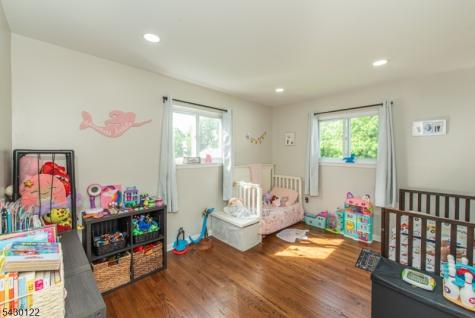 206 Centre Street Nutley NJ 07110