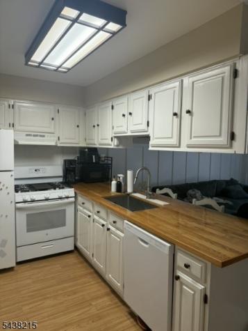 8 Steamboat Drive Vernon NJ 07462