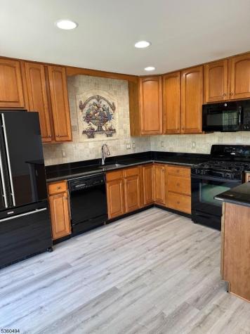 35 Magnolia Way North Haledon NJ 07508