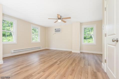 13 Maple Street Milford NJ 08848