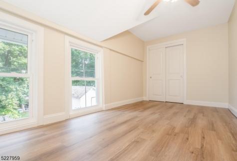 13 Maple Street Milford NJ 08848