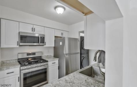 81 Almond Drive Franklin NJ 08873
