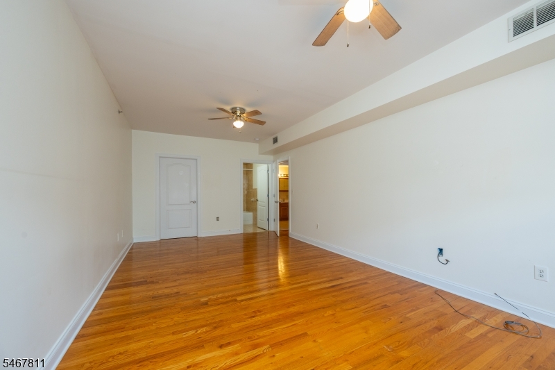 902 N 5th Street Newark NJ 07107