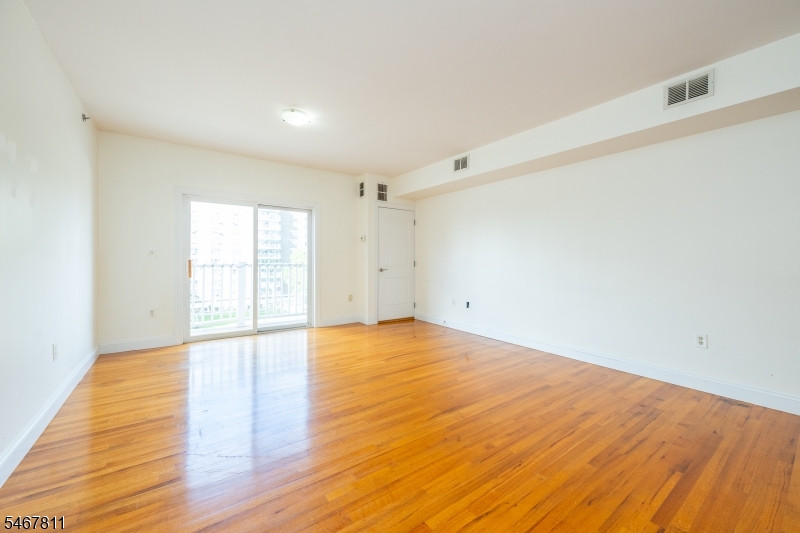 902 N 5th Street Newark NJ 07107