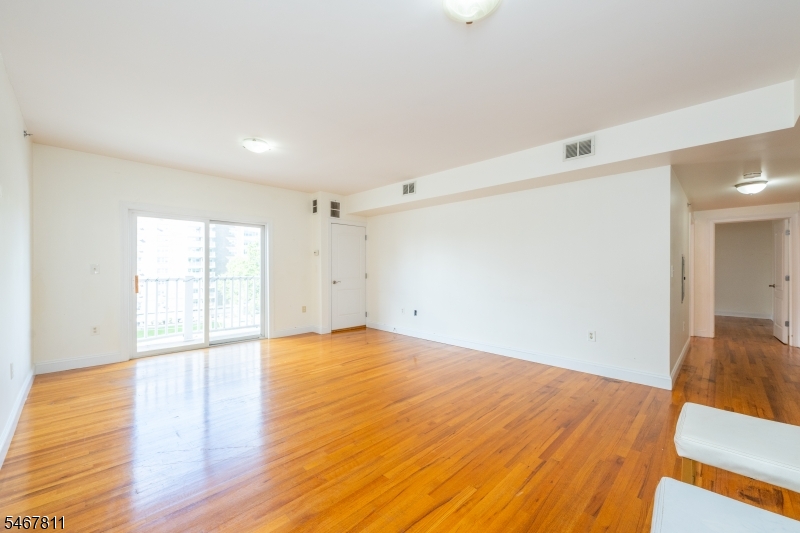 902 N 5th Street Newark NJ 07107