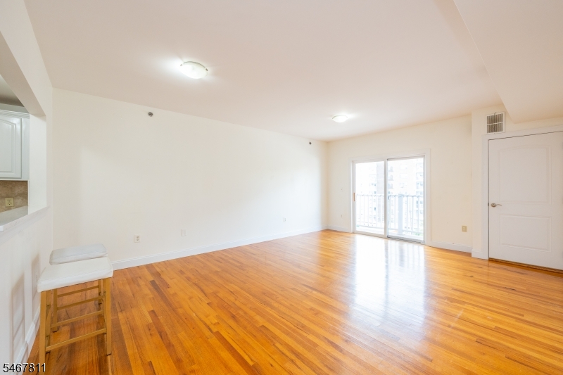 902 N 5th Street Newark NJ 07107