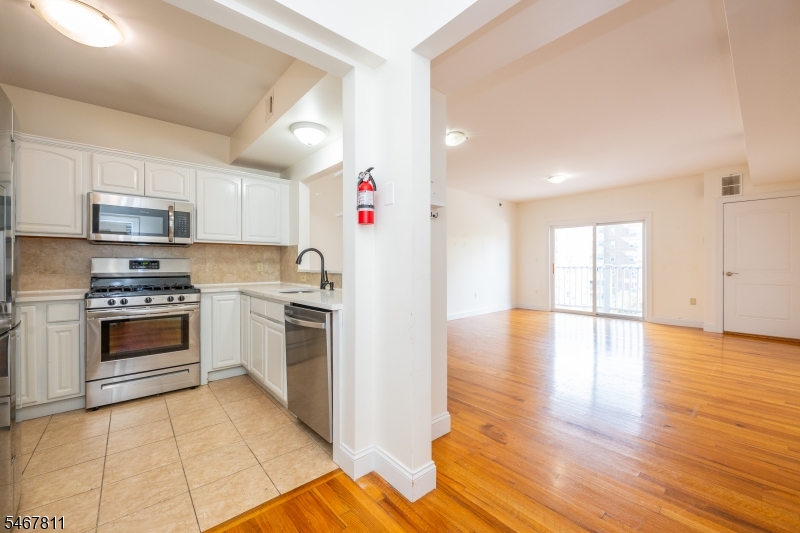 902 N 5th Street Newark NJ 07107