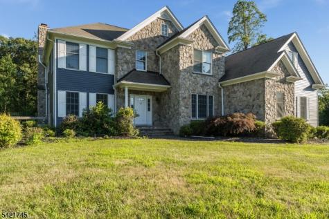 93 Bissell Road Tewksbury NJ 08833