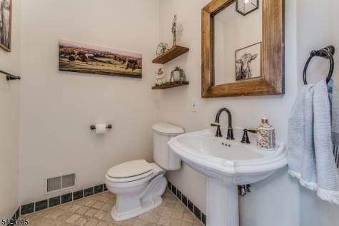 93 Bissell Road Tewksbury NJ 08833