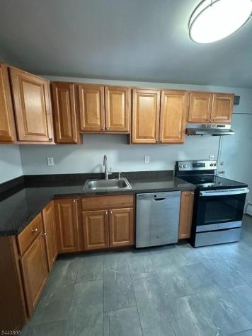 65 Hawthorne Place Montclair NJ 07042