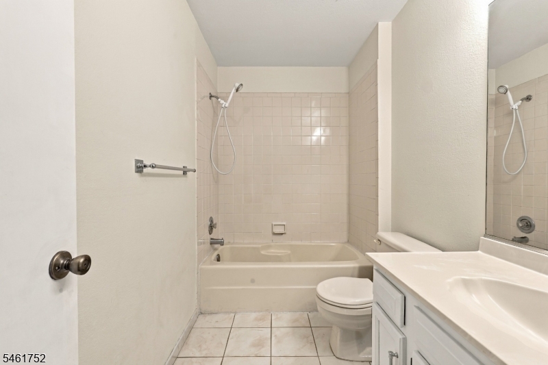24 Wescott Road Bedminster NJ 07921