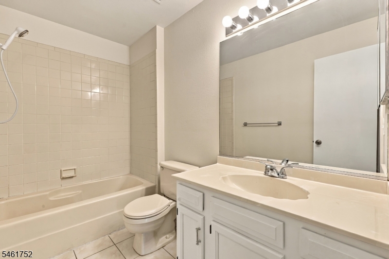 24 Wescott Road Bedminster NJ 07921