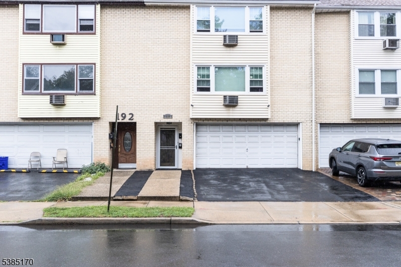 190 Park Street East Orange NJ 07017