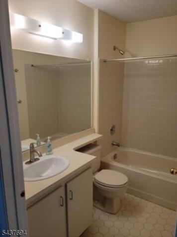 27 Townsend Court Franklin NJ 08823