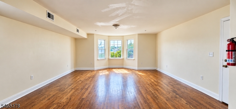 17 Stanton Street Newark NJ 07114