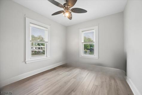 204 4TH Avenue East Orange NJ 07017