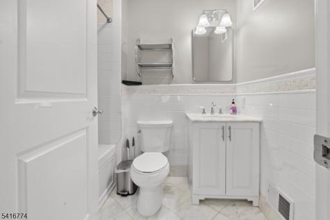 200 Laird Avenue-c2101 Cliffside Park NJ 07010