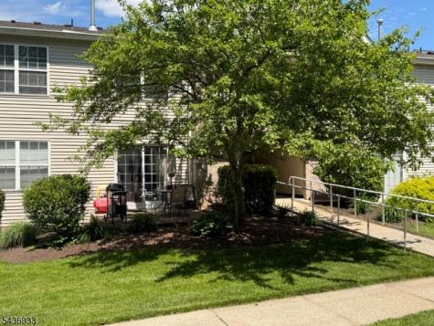 10 Parkside Court Wayne NJ 07470