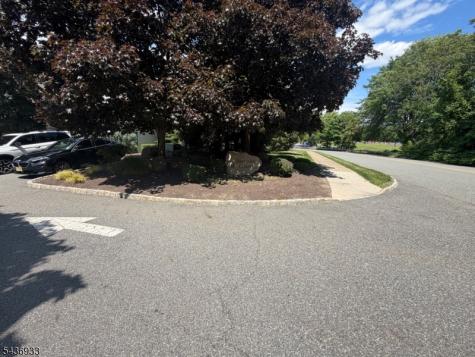 10 Parkside Court Wayne NJ 07470