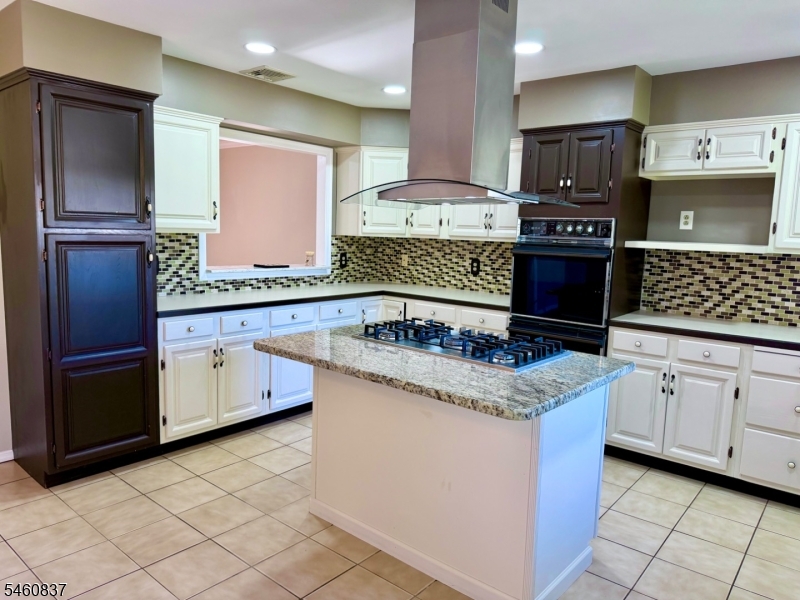 827 Savitt Place Union NJ 07083
