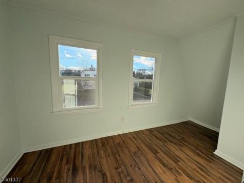 4 Whitehouse Avenue Readington NJ 08889