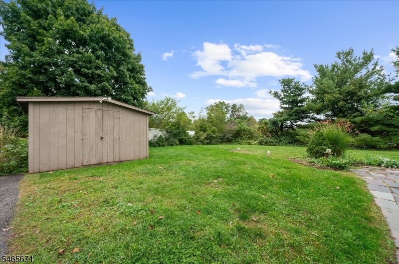 9 Hoffman Road Clinton NJ 08833