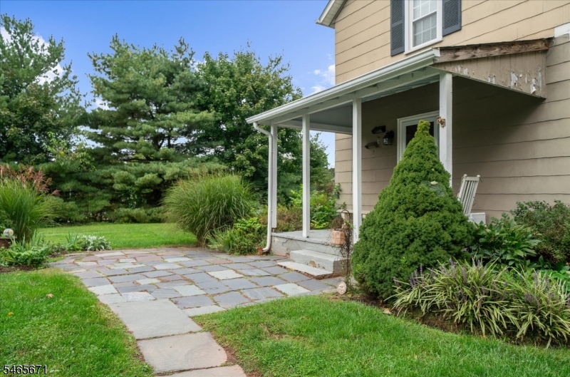 9 Hoffman Road Clinton NJ 08833