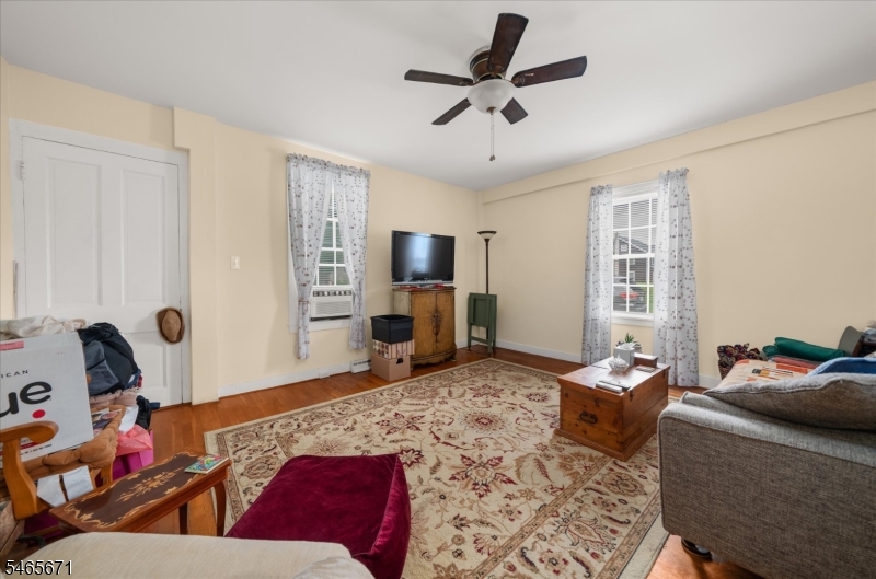 9 Hoffman Road Clinton NJ 08833